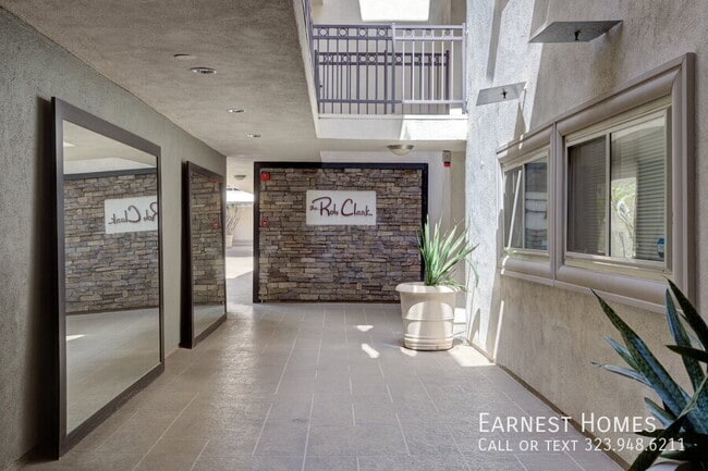 Building Photo - 141 S Clark Dr