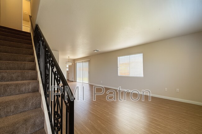 Foto del edificio - 10784 Pine St