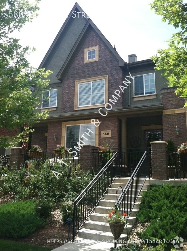 Building Photo - 580 Green Ash St