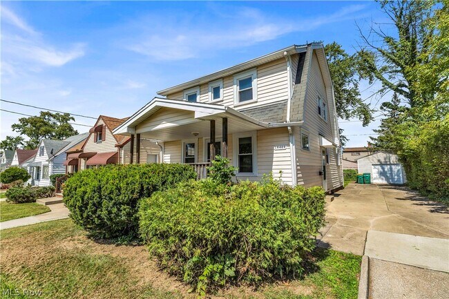 Foto del edificio - 19409 Raymond St