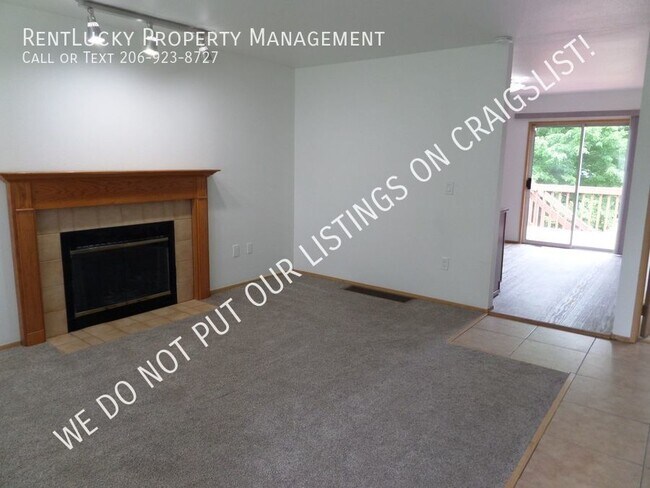 Building Photo - Great 3-Bedroom Duplex in North Tacoma - T...
