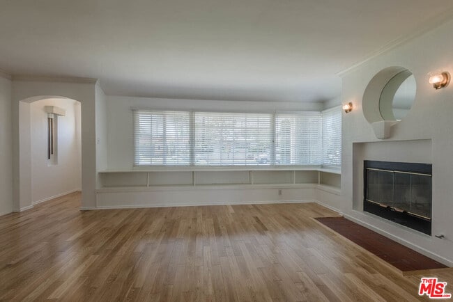 Building Photo - 5112 Auckland Ave