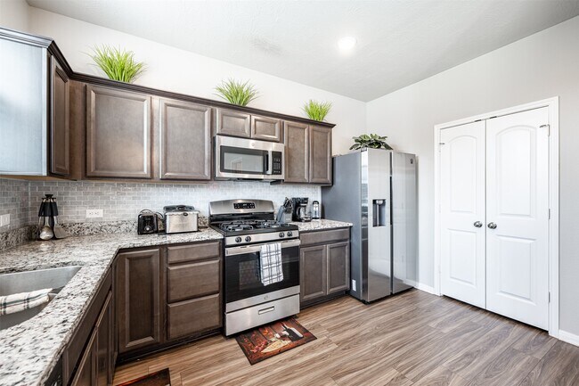 Foto del edificio - 1010 Harvest Ln.