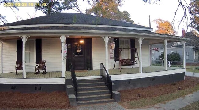 Building Photo - 226 Huger St