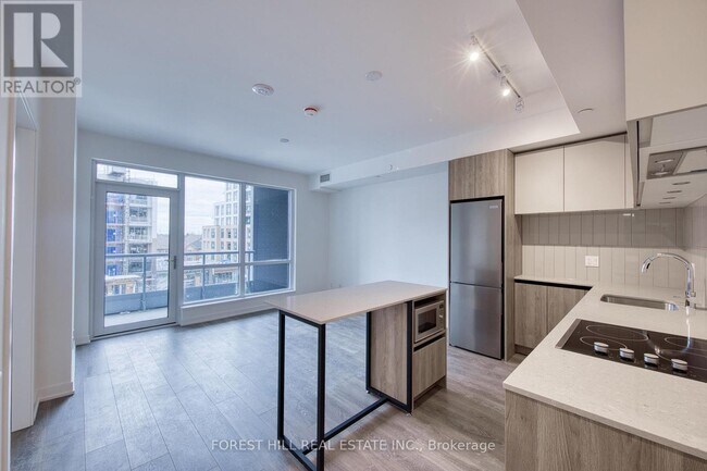 Photo du bâtiment - 7950-7950 Bathurst St