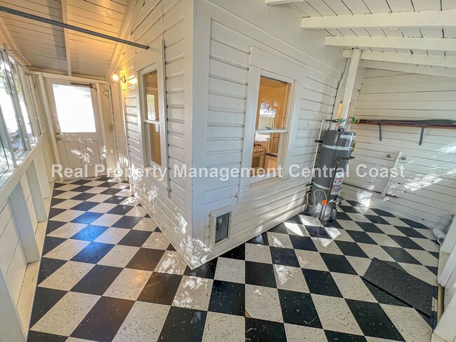 Building Photo - AVAILABLE FEBRUARY - SLO Apartment Just Bl...