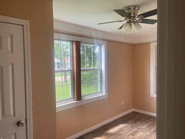 Foto del edificio - 5165 Washington Ave