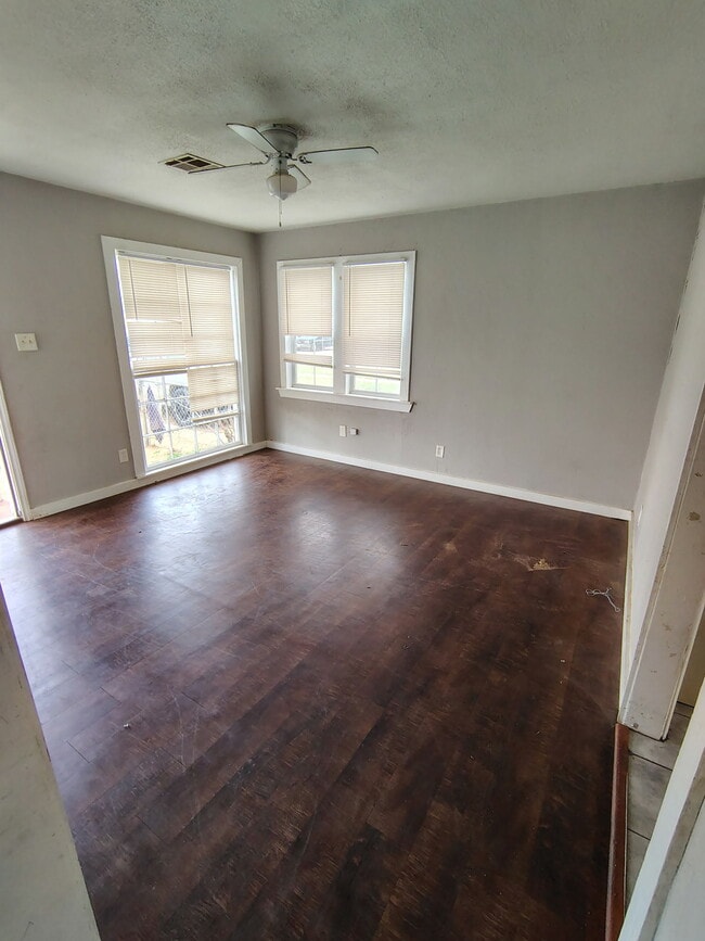 Building Photo - 412 N A St