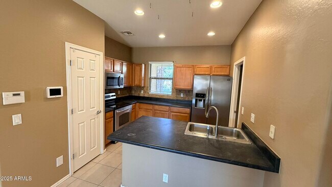 Foto del edificio - 45113 W Mescal Dr