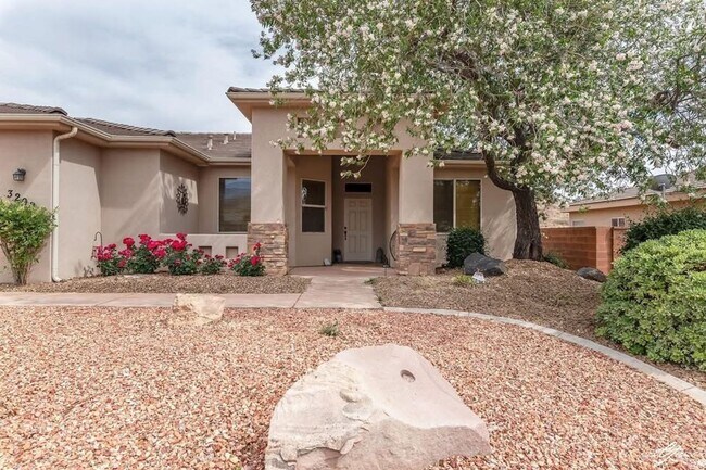 Building Photo - 4 Bedroom Home In Hurricane - Small Pet Friendly