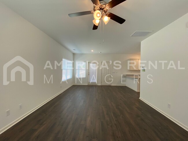 Foto del edificio - Lovely Home for Rent in Pike Road, AL!! Av...