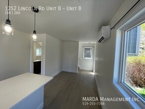 Building Photo - 1252 Lincoln Rd