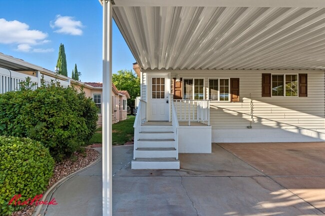 Building Photo - Single-Level 2 Bedroom Home in Washington 55+ Community!