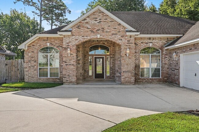 Building Photo - 3334 Hemingway Dr