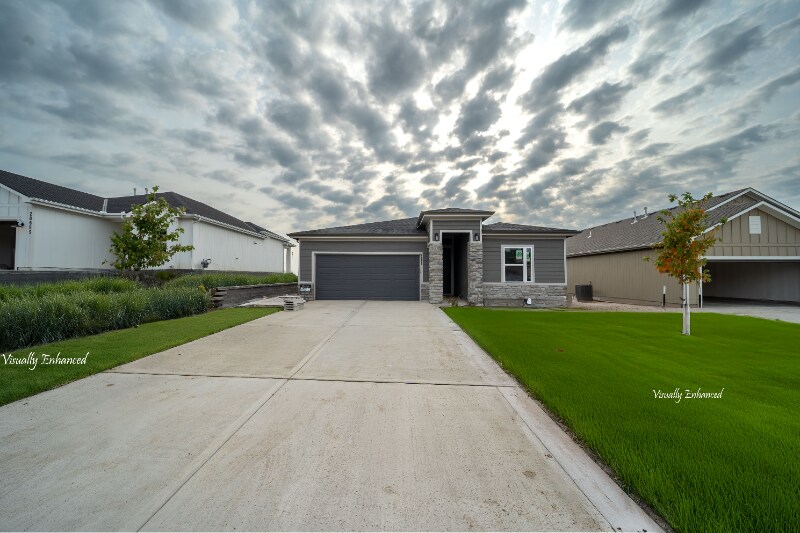Foto principal - 20667 Barker St