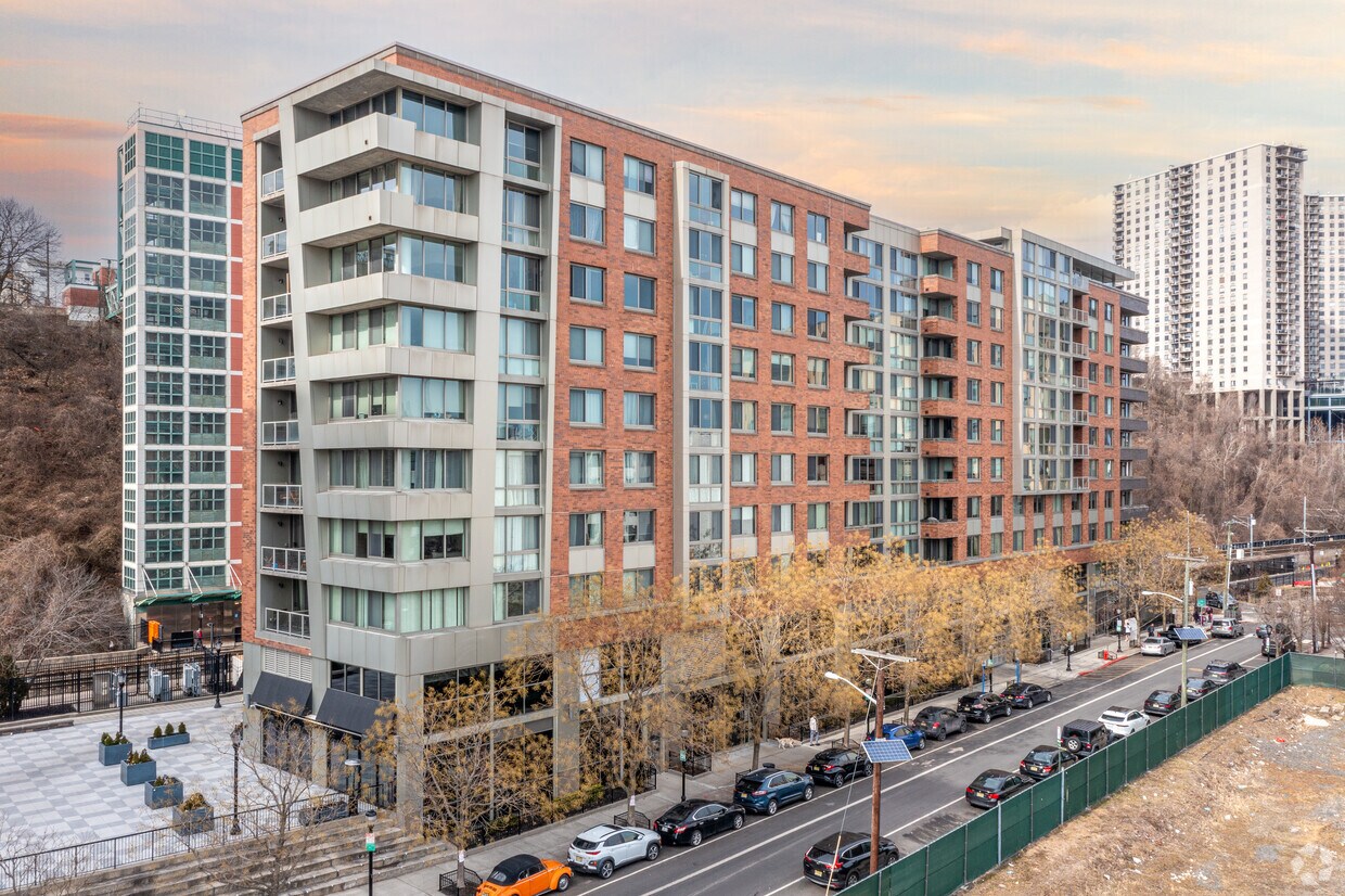 Metro Stop Apartments in Hoboken, NJ
