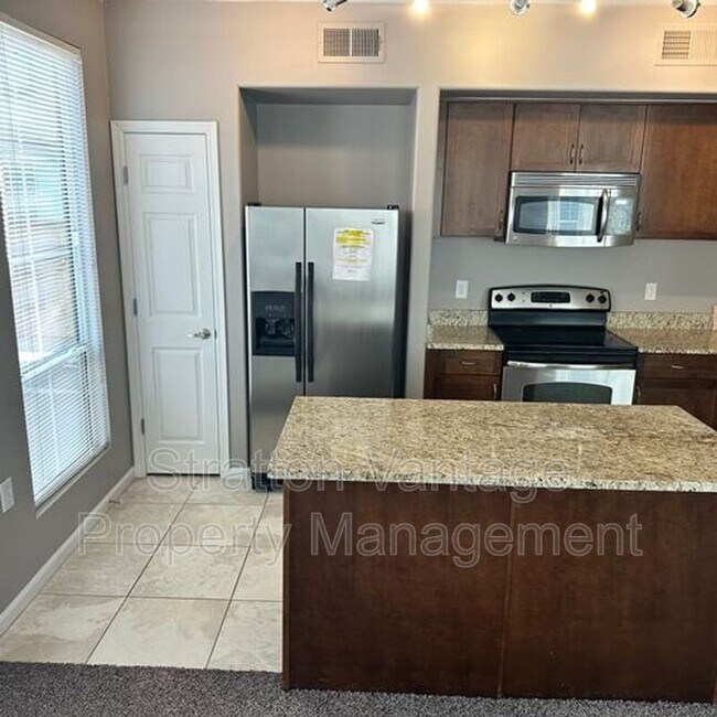 Building Photo - 1920 E Bell Rd