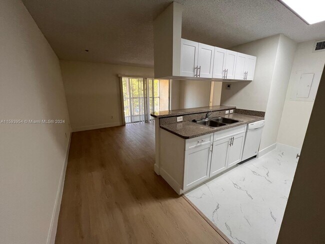 Foto del edificio - 410 S Park Rd