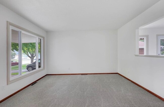 Foto del edificio - 730 6th Ave S