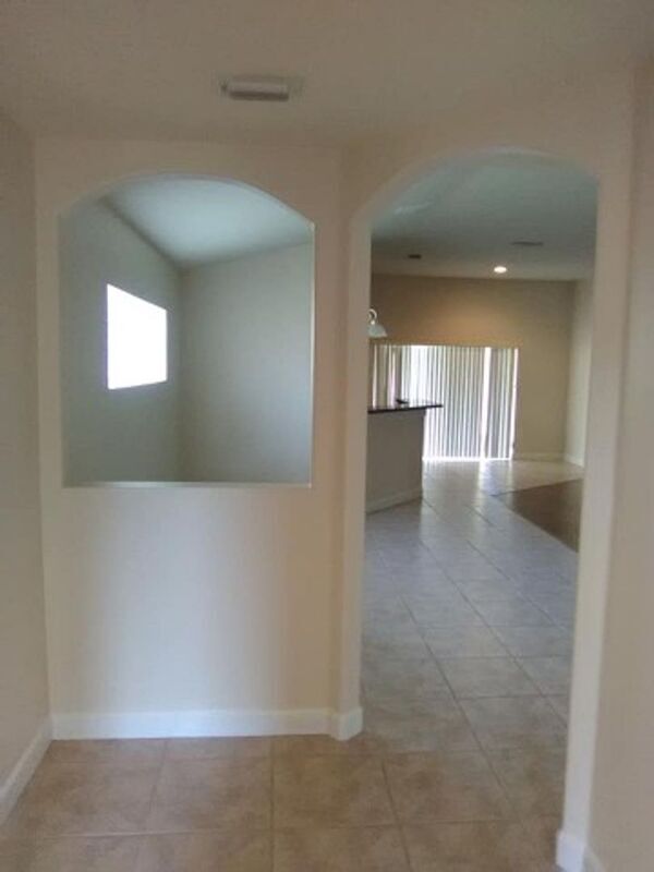 Building Photo - 407 Lofts Dr