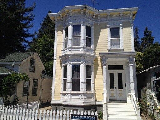 Primary Photo - 549 Brown St