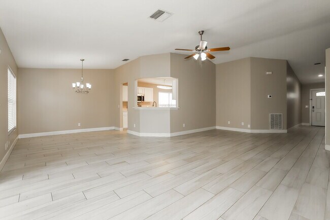 Building Photo - 1138 Hardwood Dr