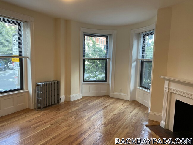 Building Photo - 504 Beacon St