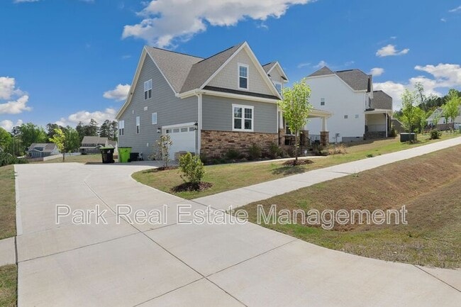 Building Photo - 1017 Prominence Dr