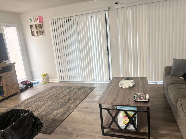 Foto del edificio - 1881 Club Dr