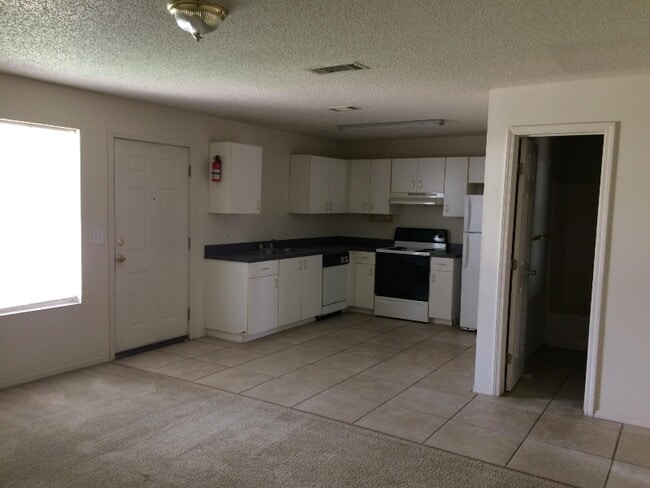 Building Photo - 610 24th St