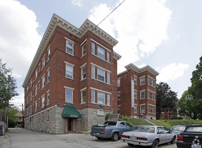 Foto del edificio - The Arthur Historic Apartments!