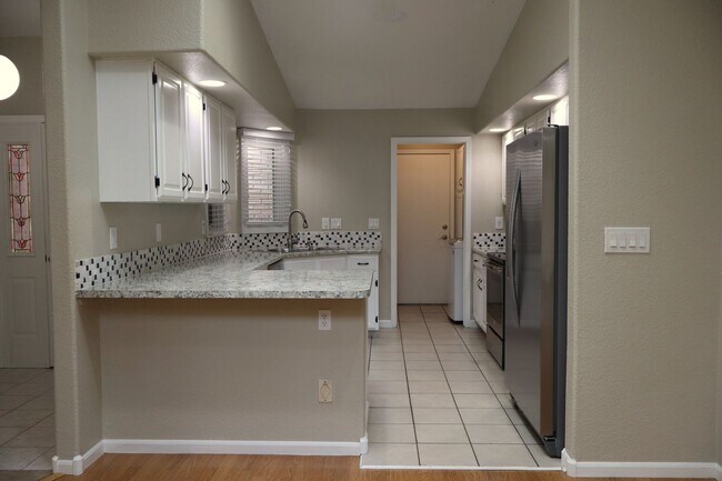 Foto del edificio - Beautiful 4 Bedroom Home in Midtown Fort C...