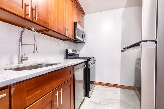 Foto del edificio - 300 E 30th St