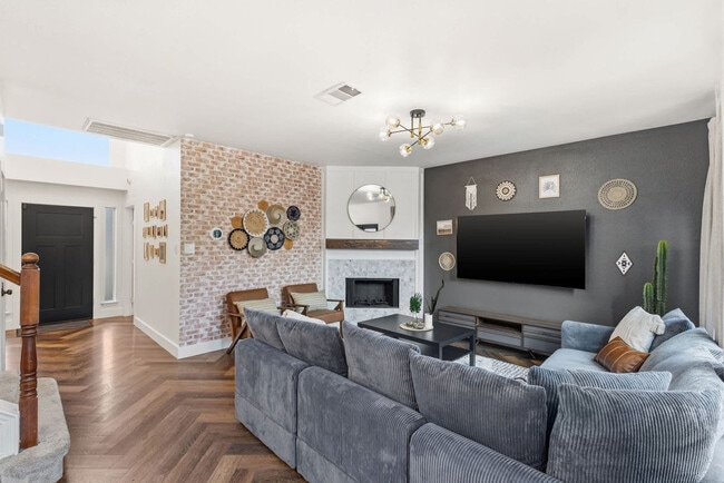 Foto del edificio - 3508 Misty Meadow Dr