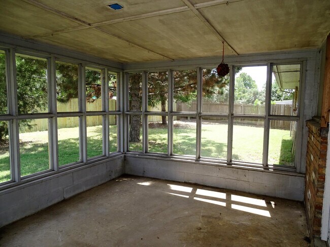 Building Photo - 2607 S 112th E Ave