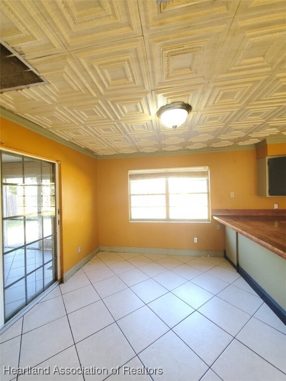 Building Photo - 3214 Dolphin Dr