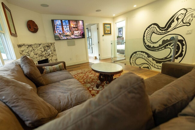 Building Photo - 30 Barranca Rd