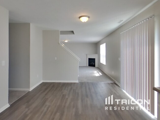 Building Photo - 10921 Spring Green Dr