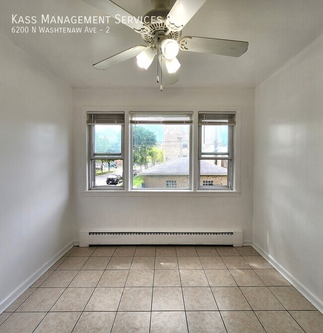 Foto del edificio - Spacious 3 bedroom flat in West Ridge with...