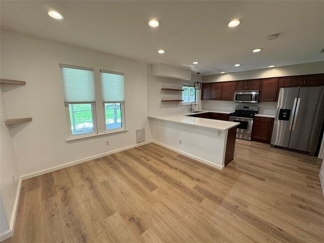 Building Photo - 8207 Hanbridge Ln