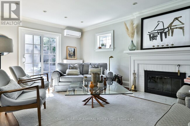 Building Photo - 214 Dinnick Crescent