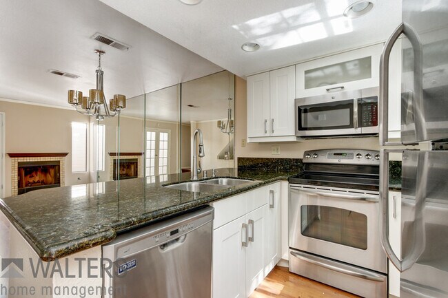 Foto del edificio - 9270 Towne Centre Dr