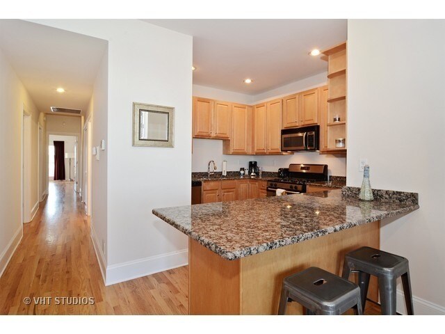 Building Photo - 3013 N Ashland Ave