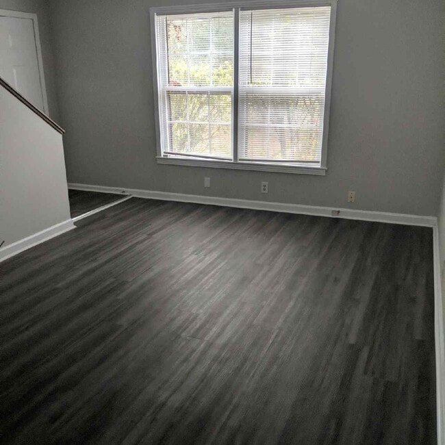 Building Photo - 748 Holder Dr