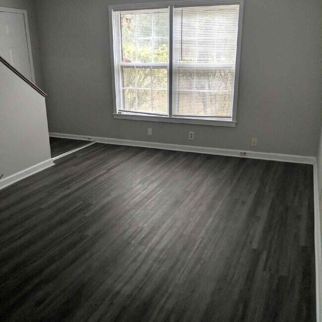 Foto del edificio - 748 Holder Dr