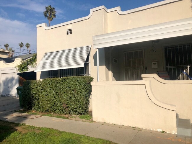 Building Photo - 1850 Rodney Dr
