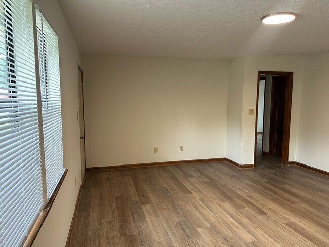 Foto del edificio - 109/111 Deer Creek Ct