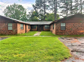 Building Photo - 1225 Woodside Dr