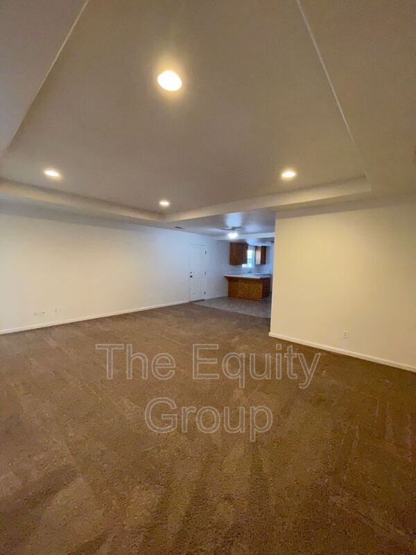 Foto del edificio - 2214 N Vickie St