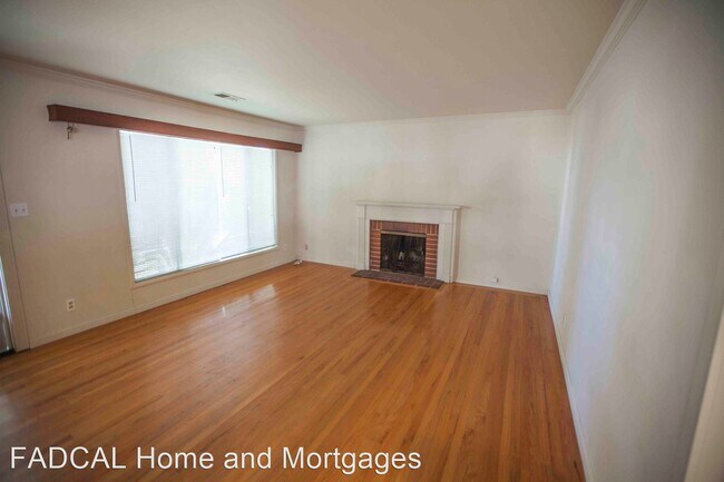 Building Photo - 3 br, 1 bath House - 813 Via Manzanas